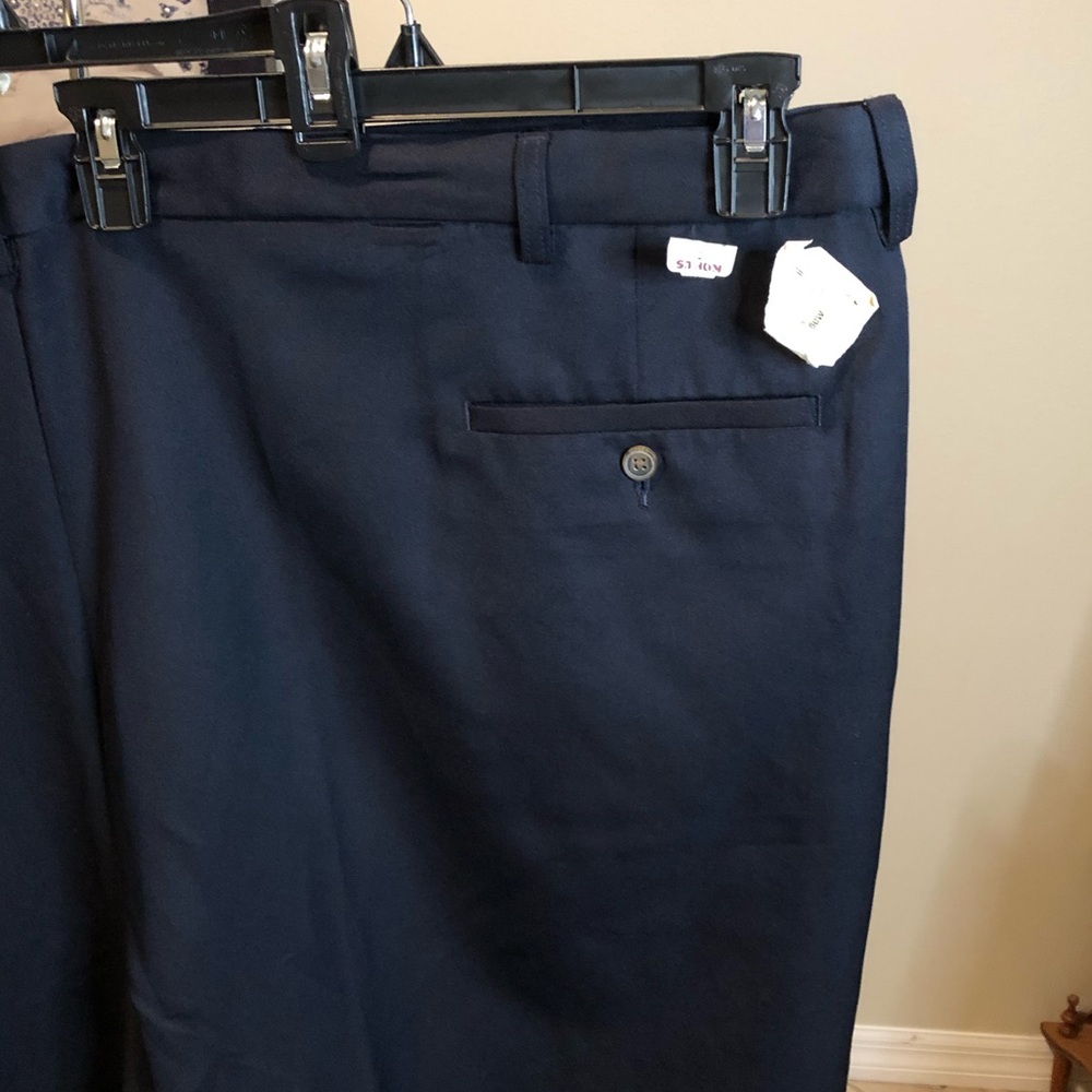 NWT Haggar Clothing Shorts - 60 - Picture 4 of 9